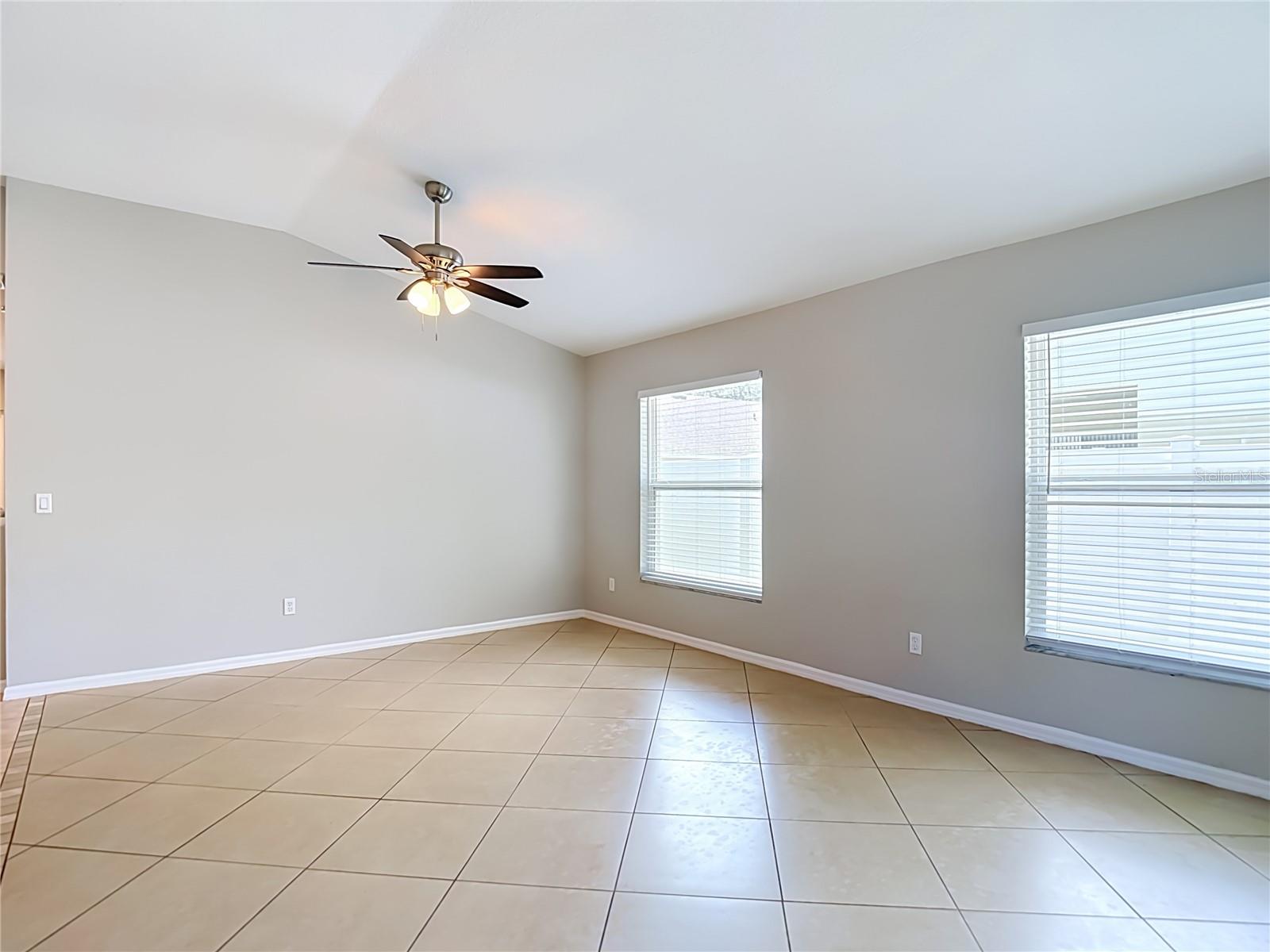 805 LESA GLEN PL — photo 13