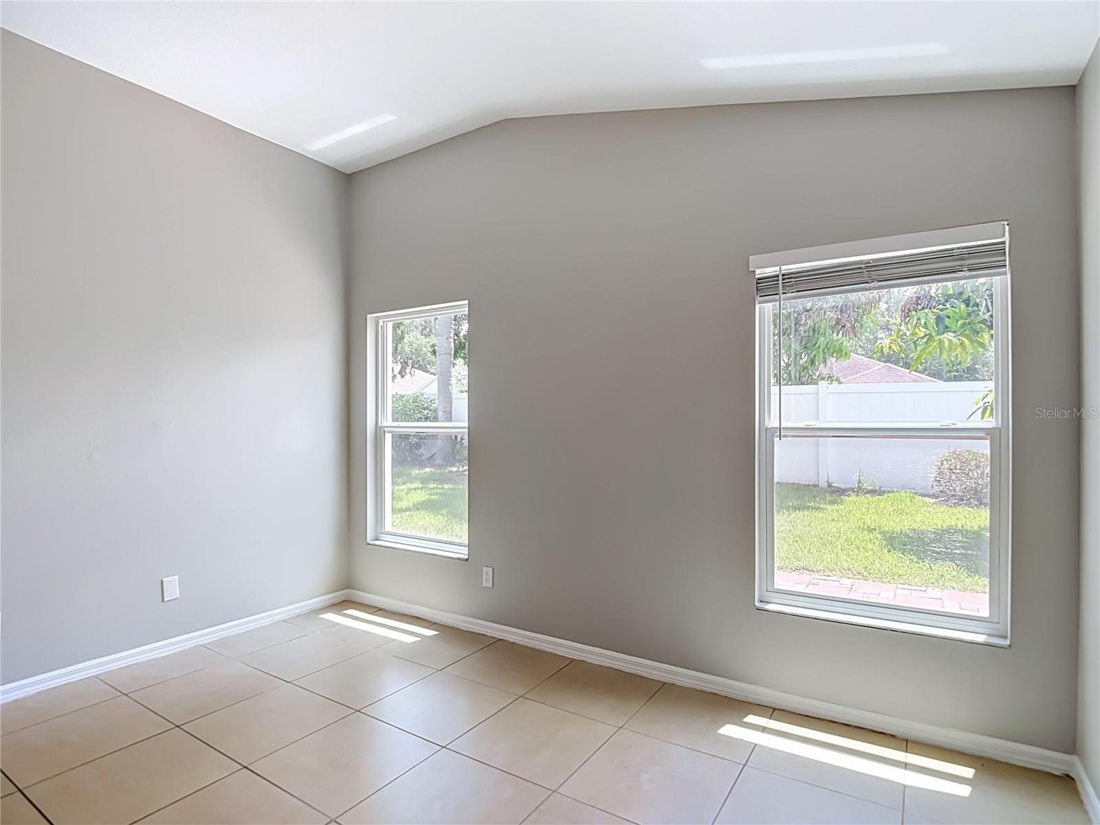 805 LESA GLEN PL — photo 38