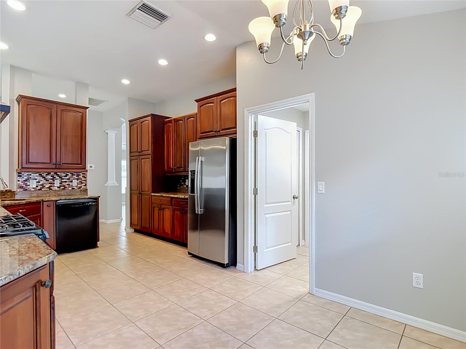 805 LESA GLEN PL — photo 21