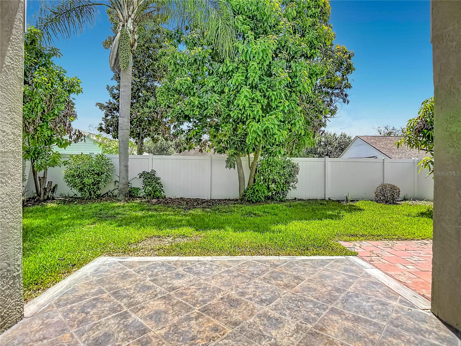 805 LESA GLEN PL — photo 55