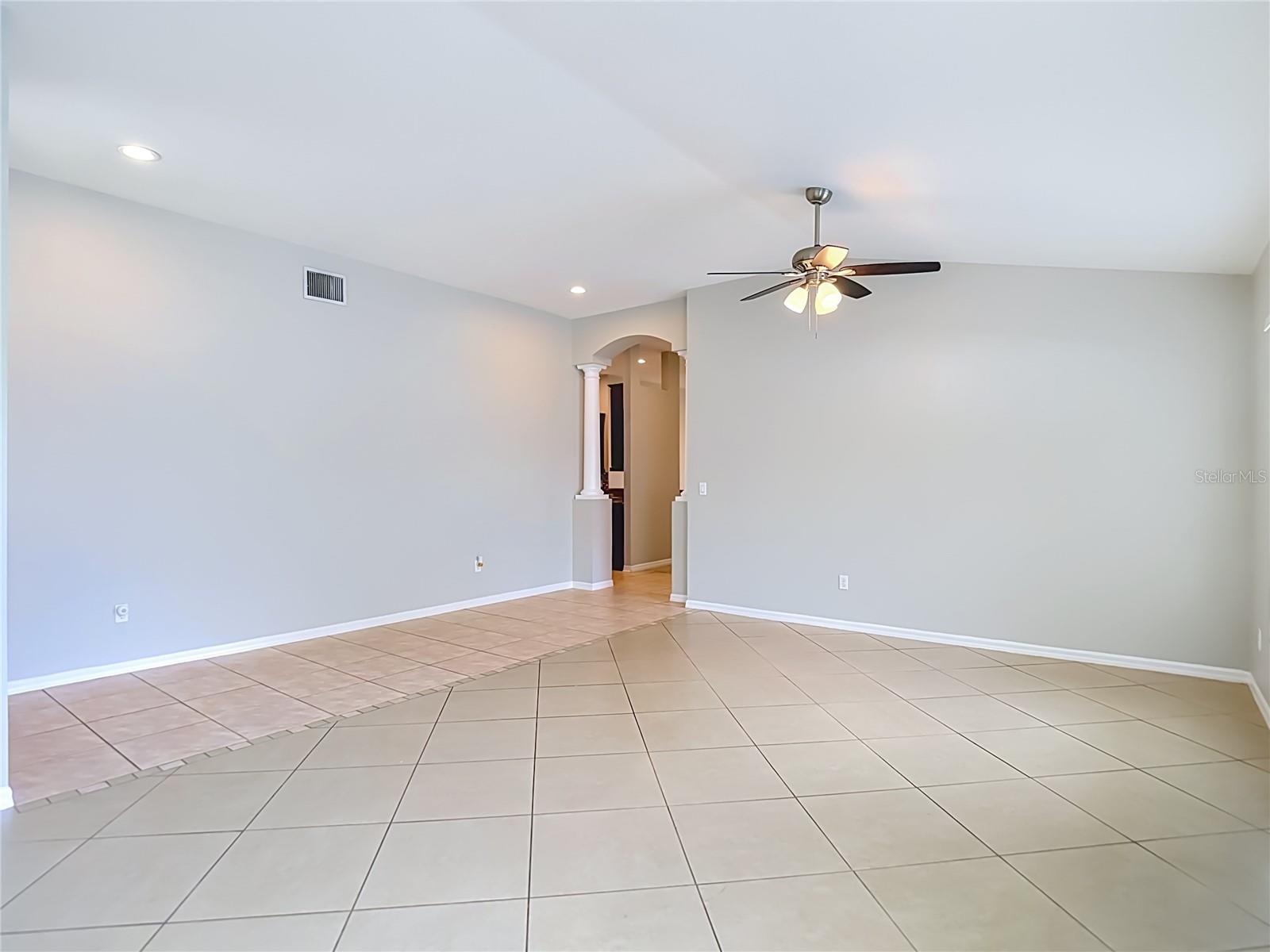 805 LESA GLEN PL — photo 12
