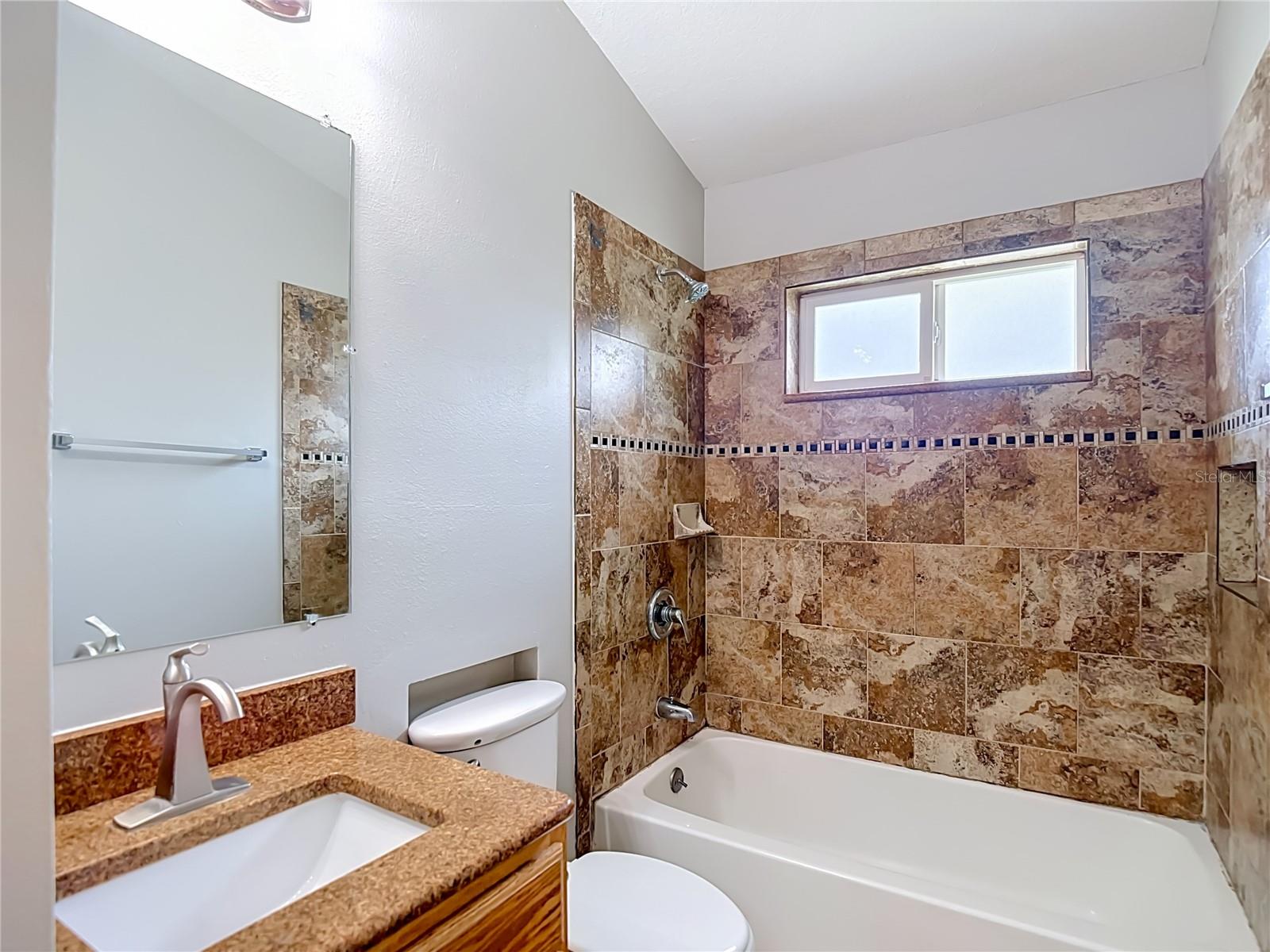 805 LESA GLEN PL — photo 35