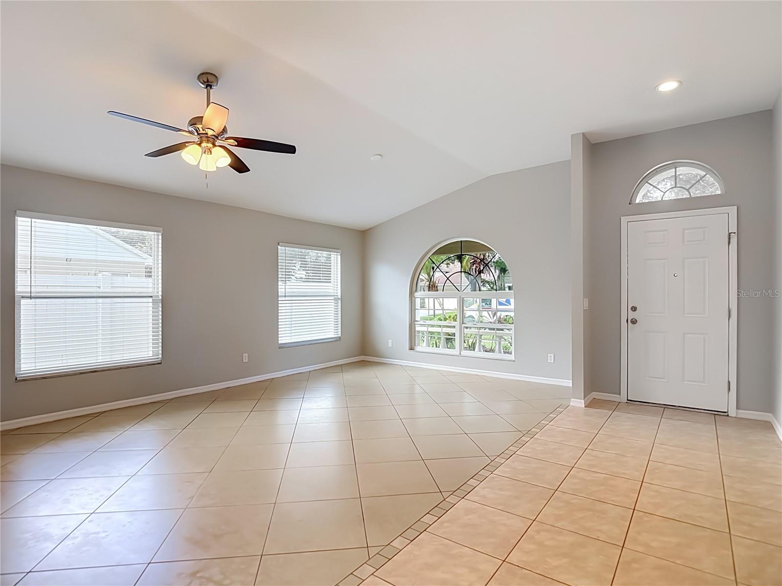 805 LESA GLEN PL — photo 9