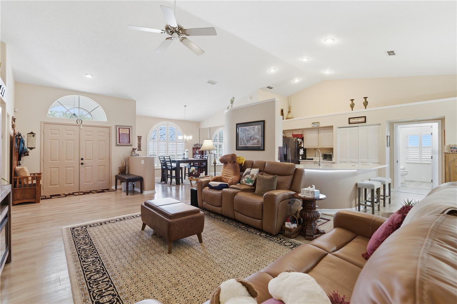 14247 TEASDALE AVE — photo 3