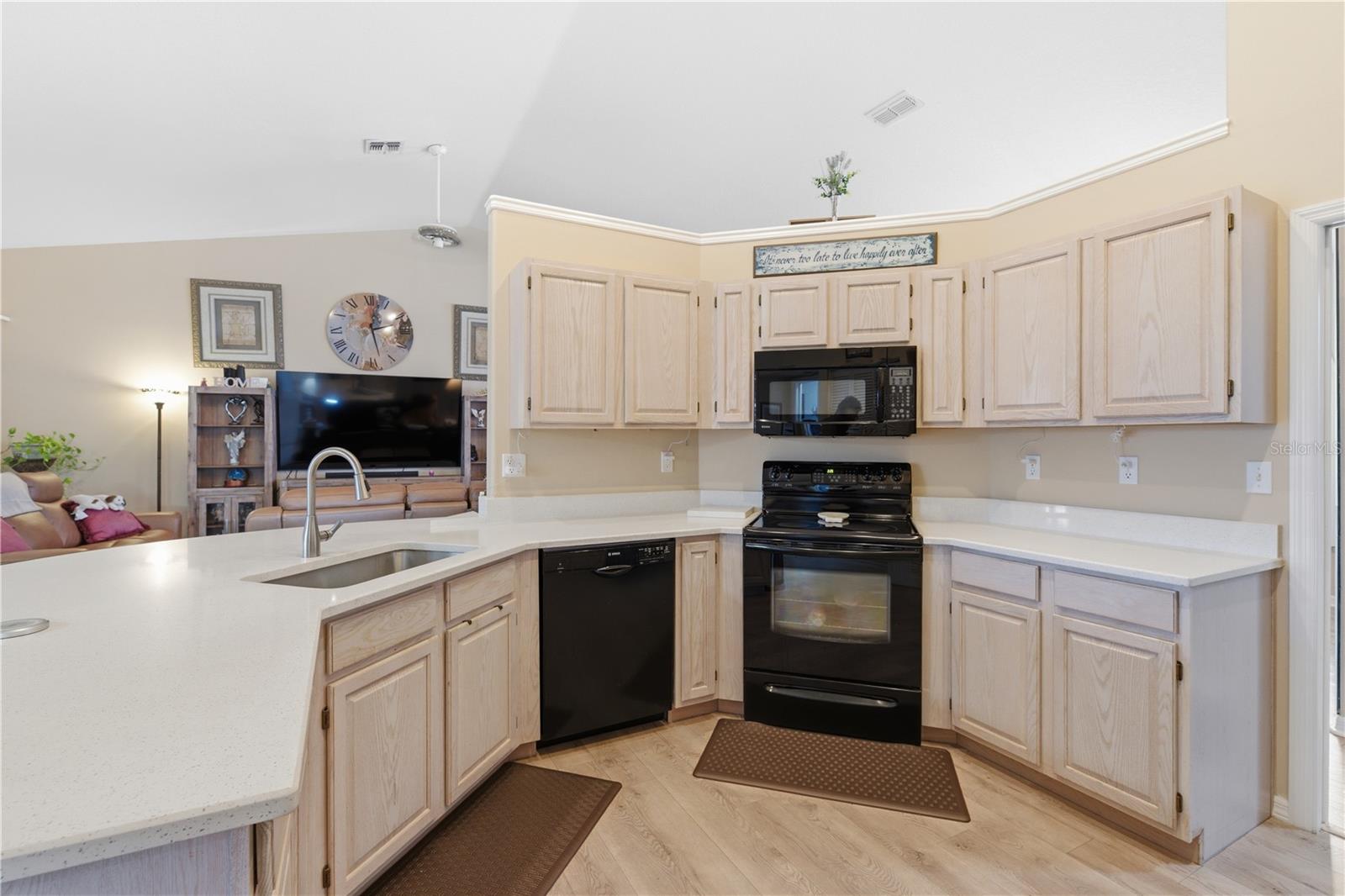 14247 TEASDALE AVE — photo 7