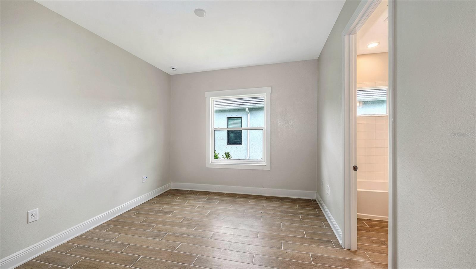 9940 CRYSTAL ISLES CIR — photo 28