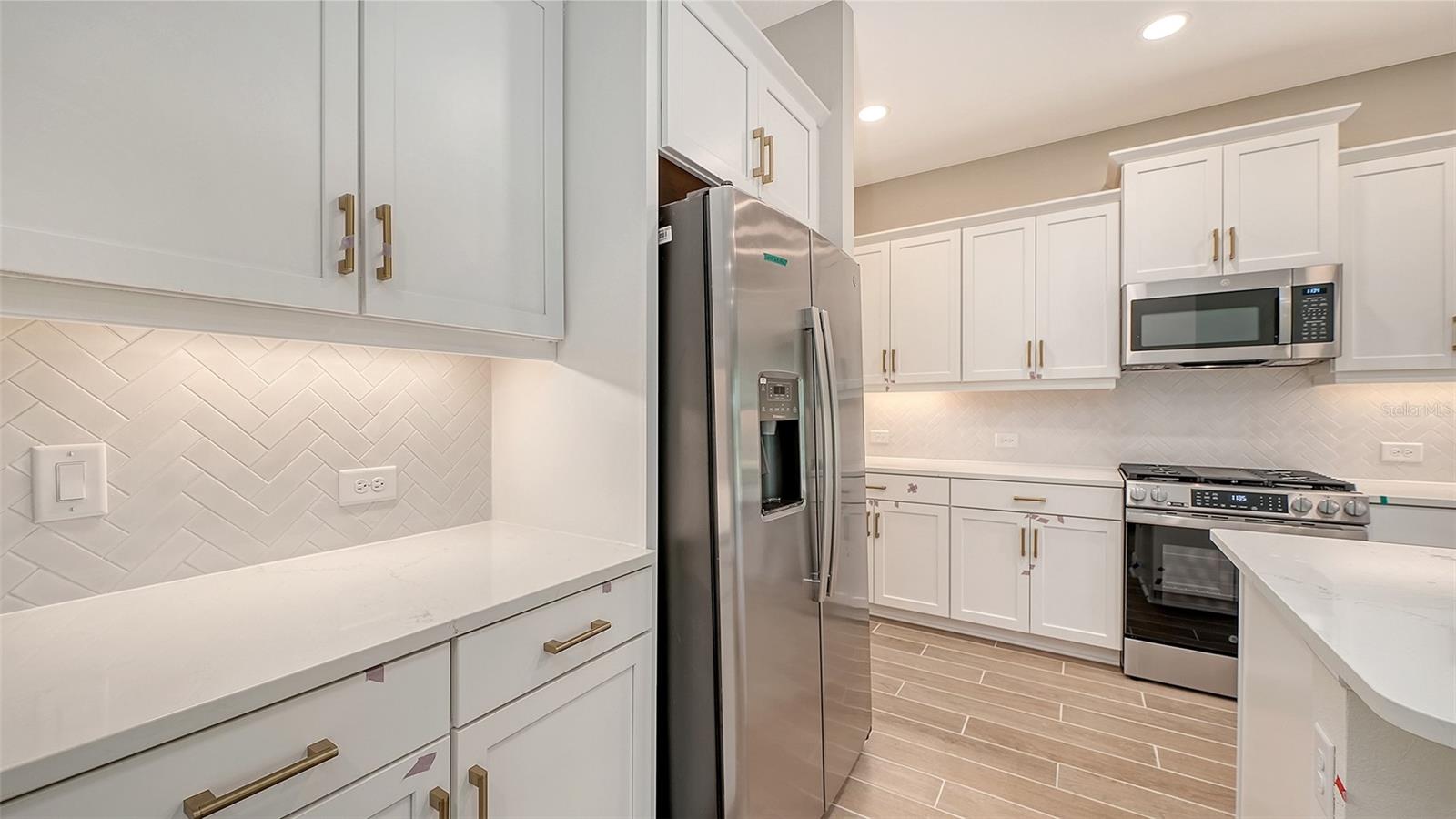 9940 CRYSTAL ISLES CIR — photo 13