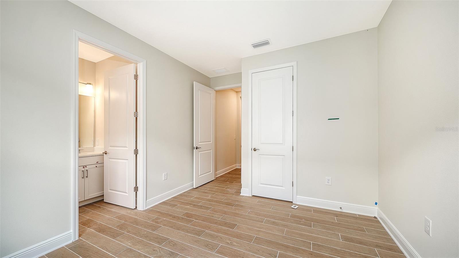 9940 CRYSTAL ISLES CIR — photo 29