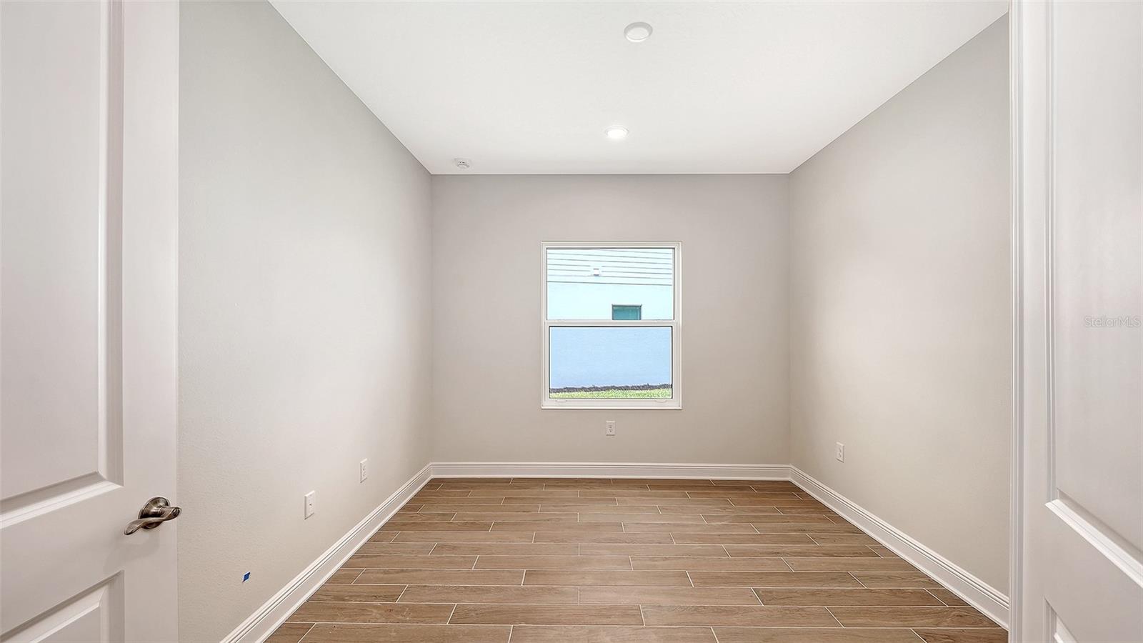 9940 CRYSTAL ISLES CIR — photo 35