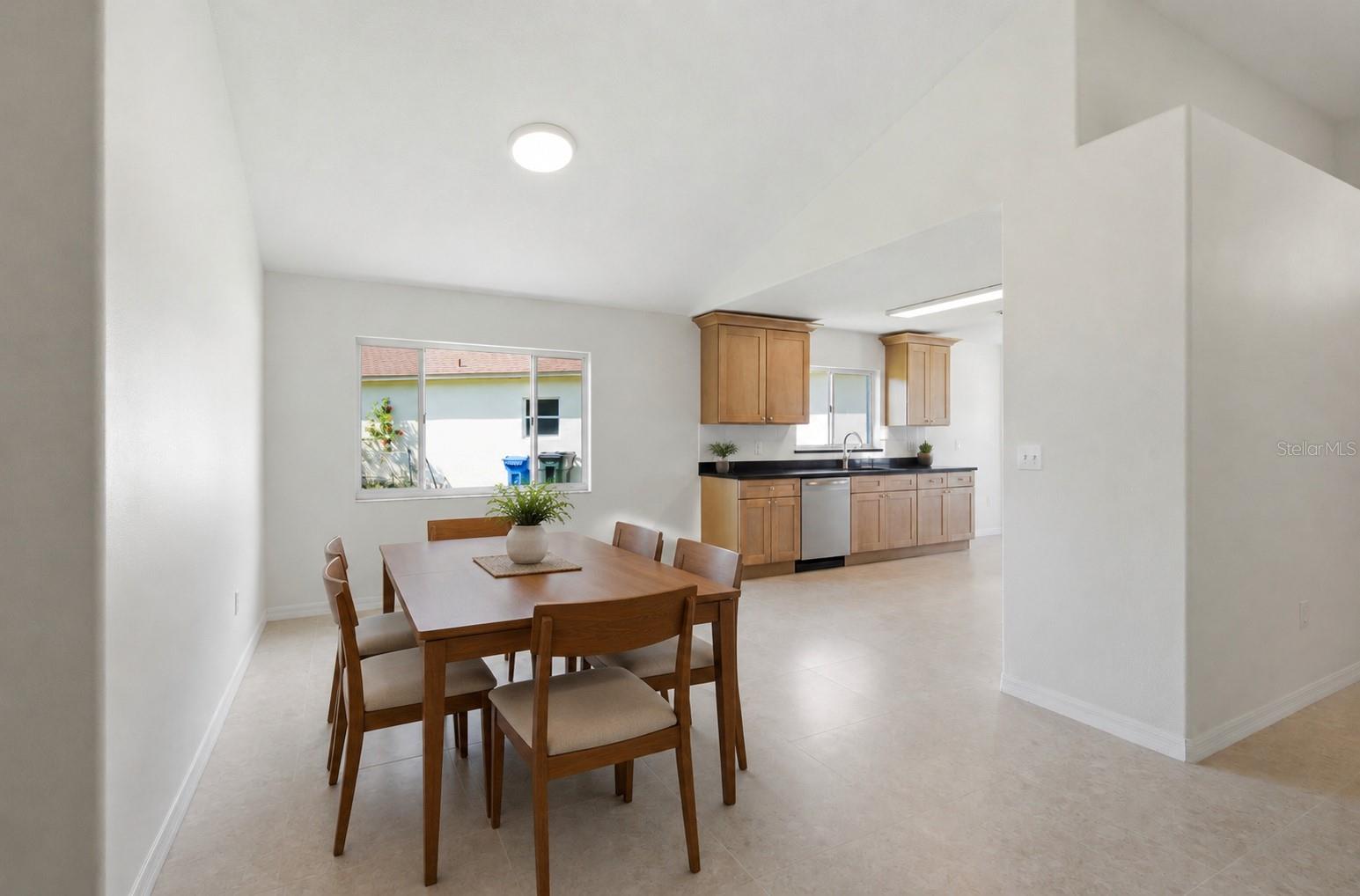 6003 CHELLAS CT — photo 8