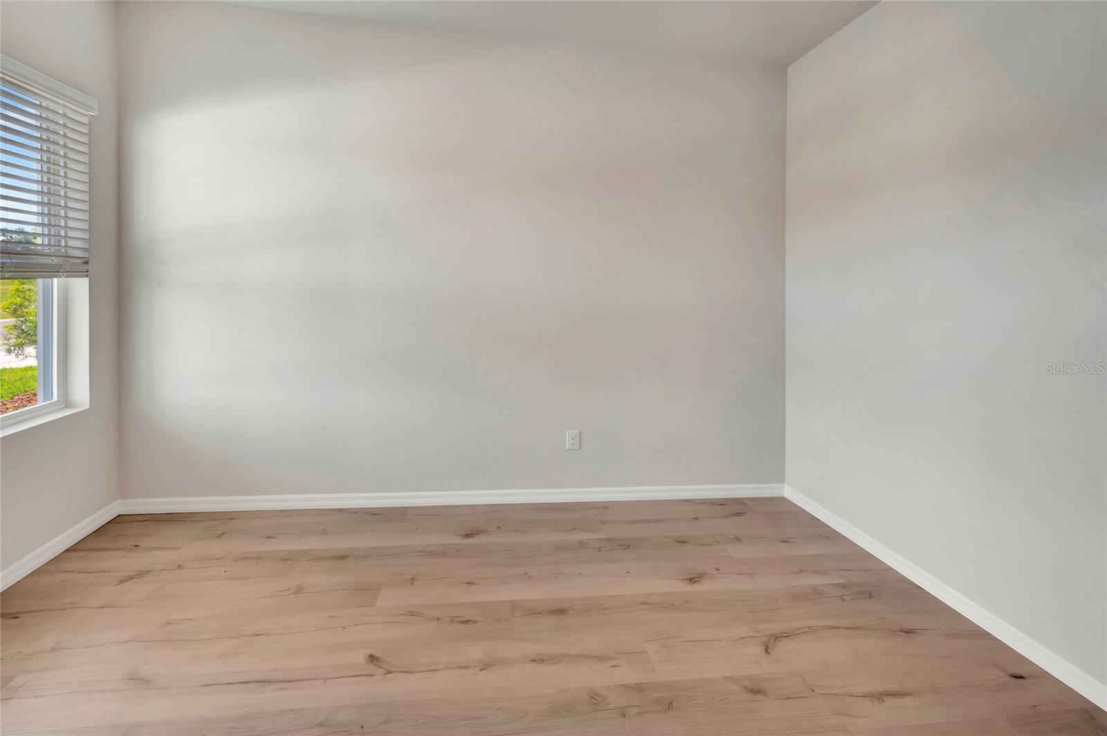 630 KINGSWOOD CT — photo 12
