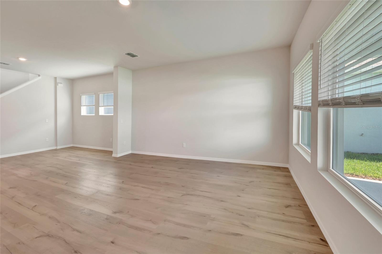630 KINGSWOOD CT — photo 9