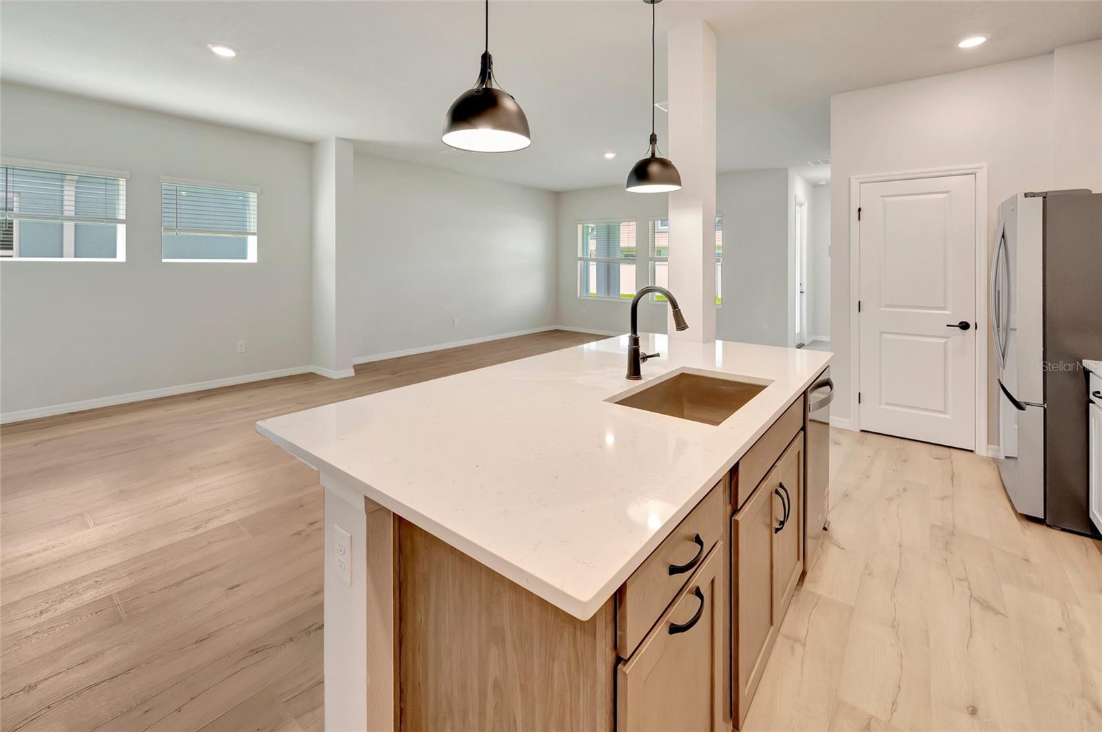 630 KINGSWOOD CT — photo 4