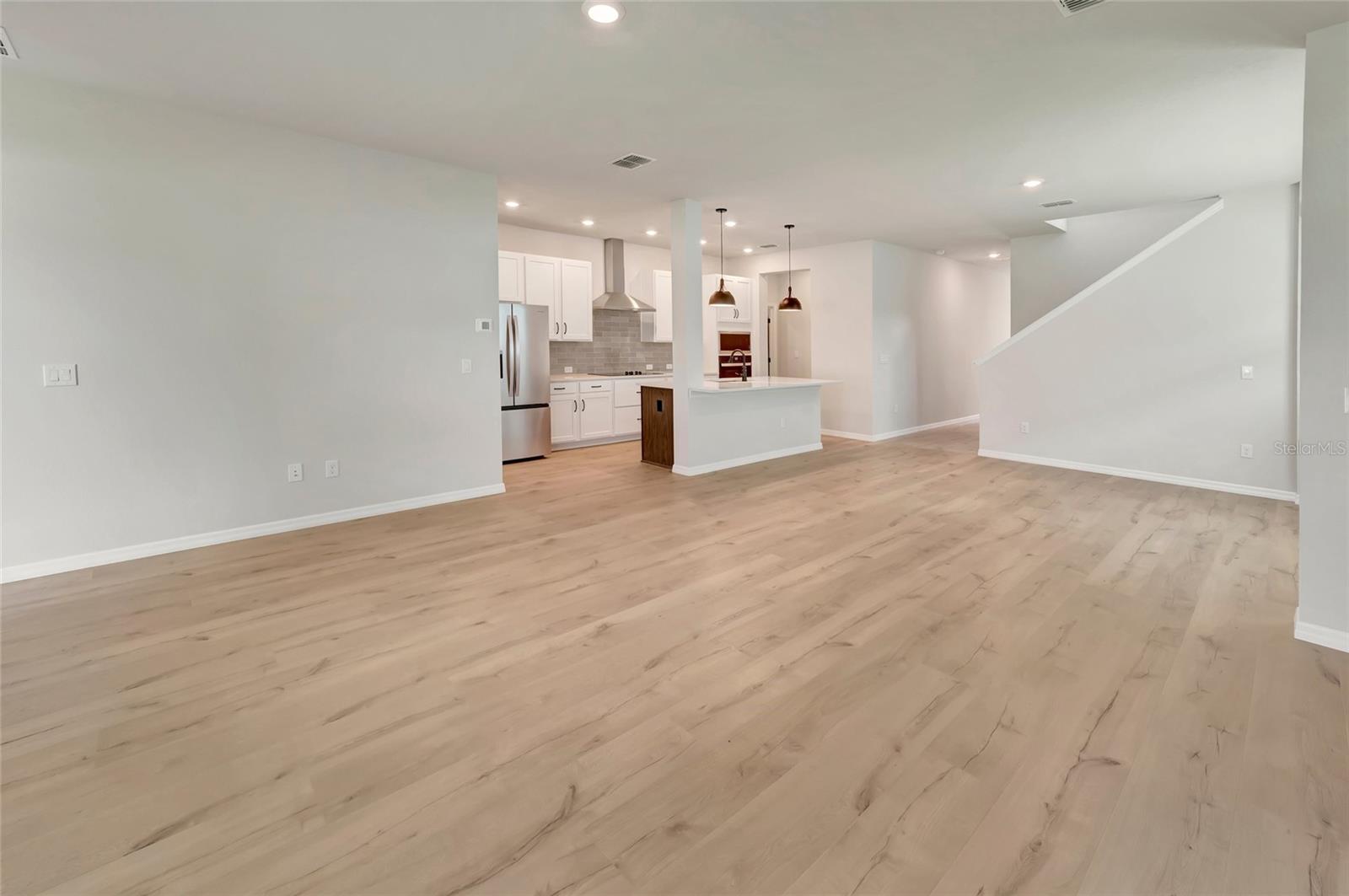 630 KINGSWOOD CT — photo 10
