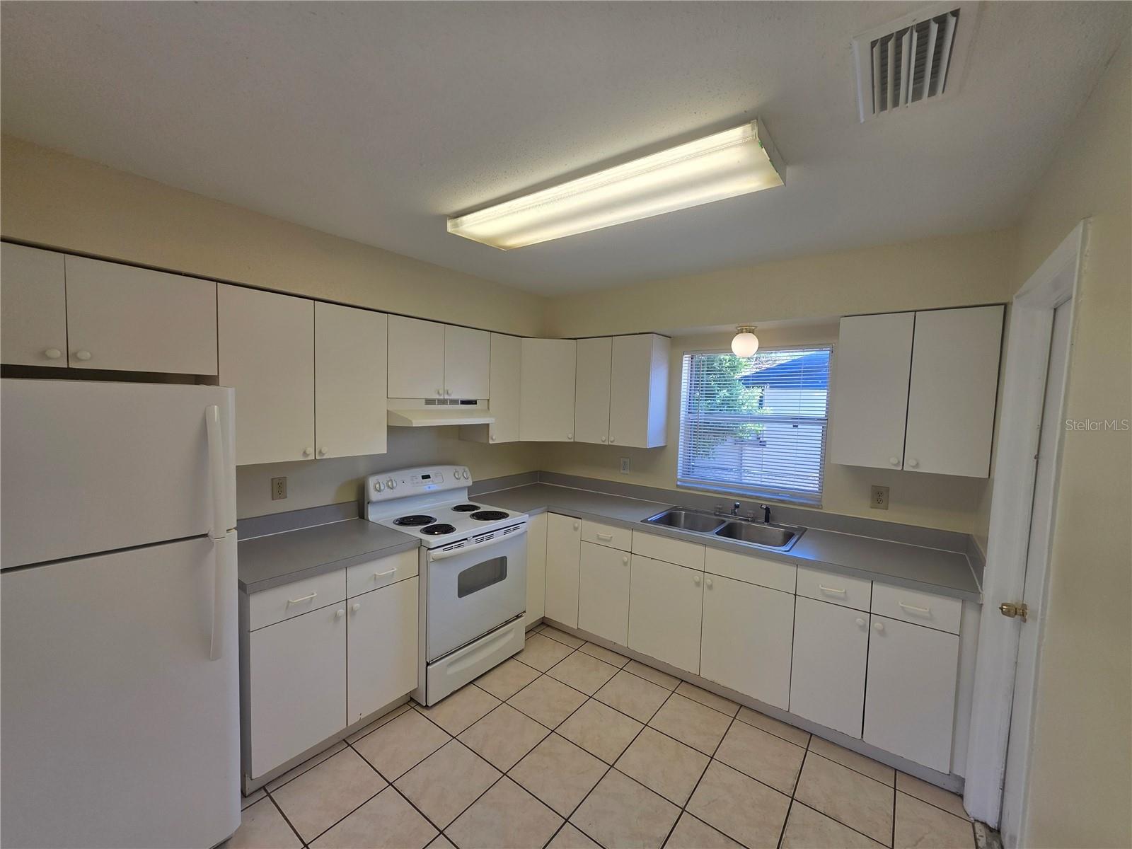 7334 PONDEROSA DR — photo 3