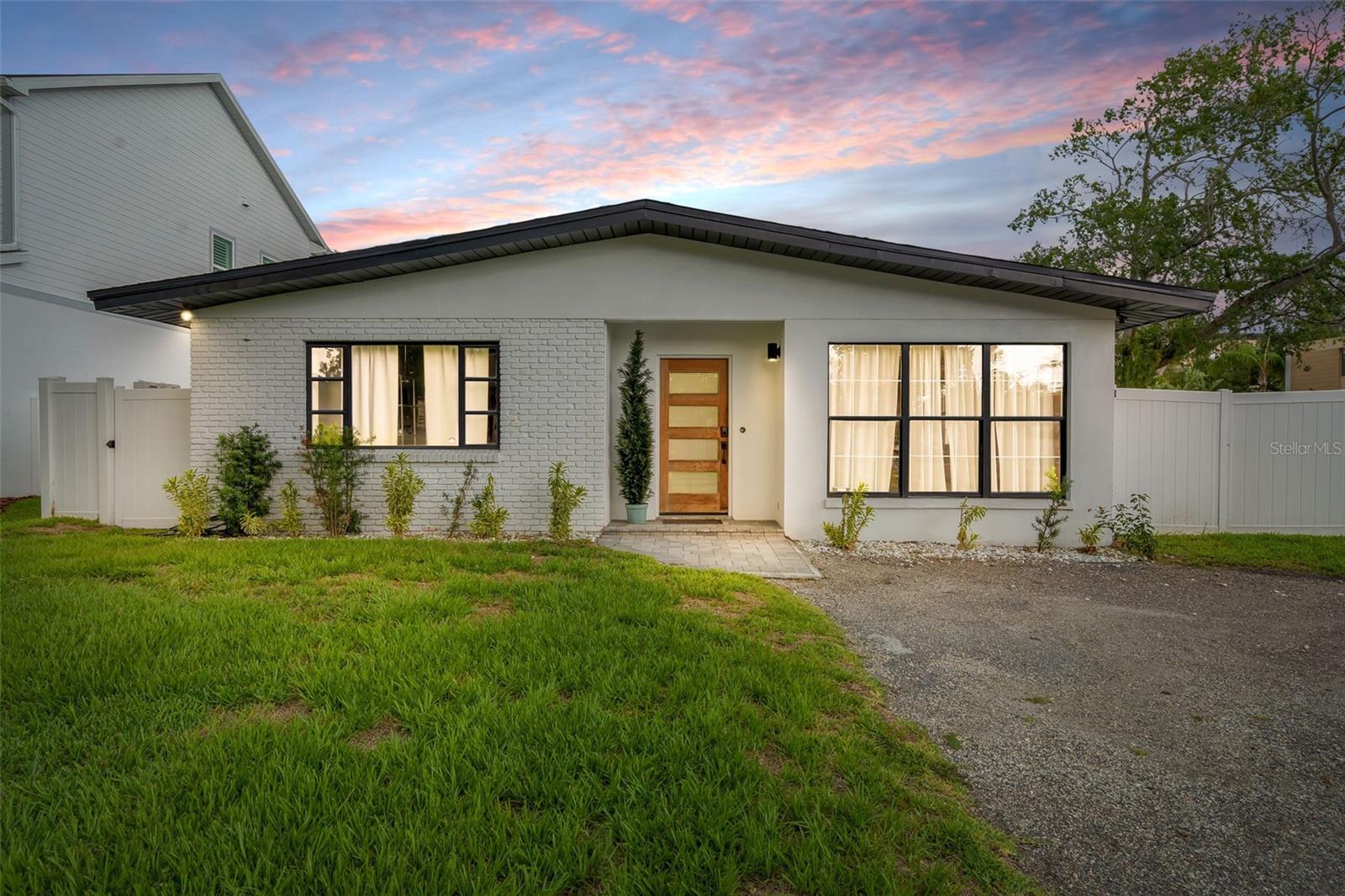 3601 W DALE AVE — photo 2