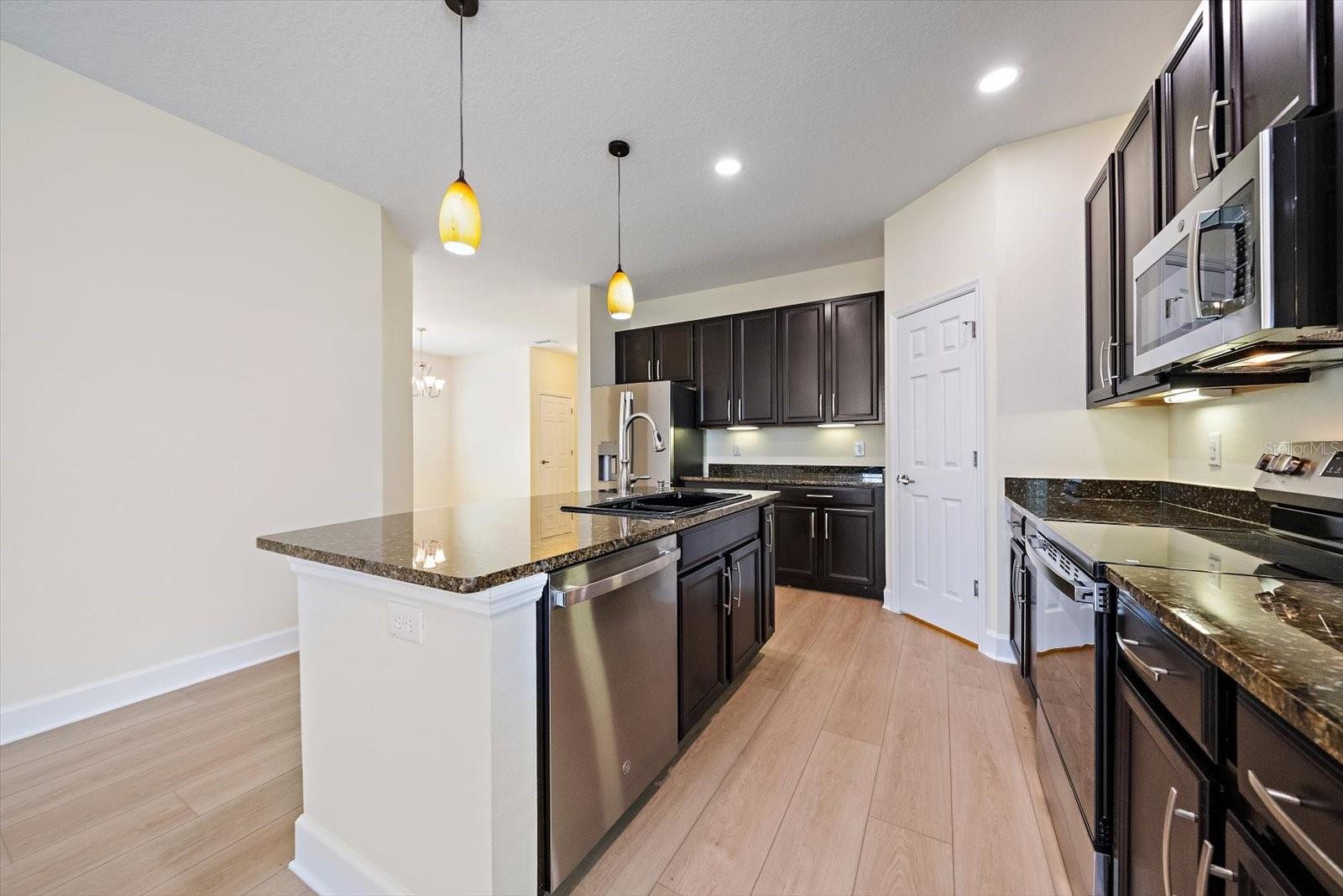 8418 NANDINA DR — photo 27