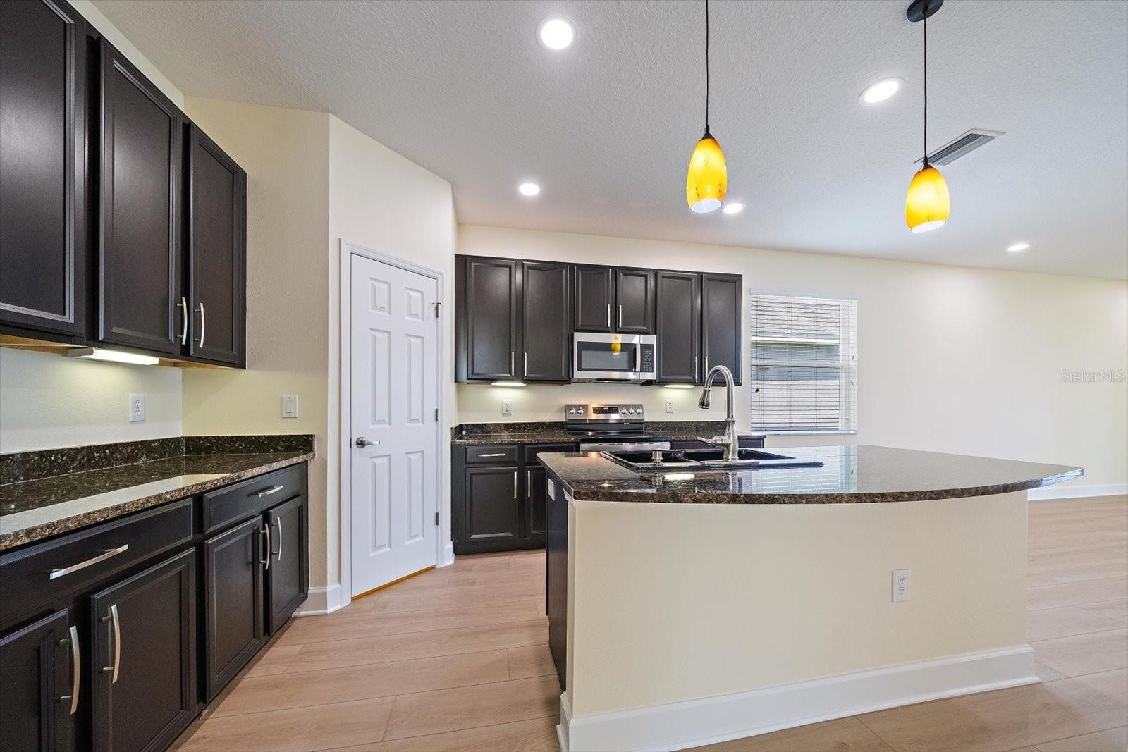 8418 NANDINA DR — photo 28