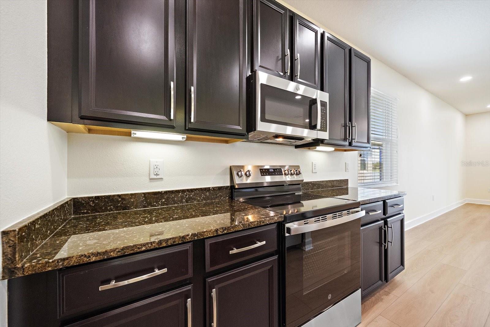 8418 NANDINA DR — photo 29