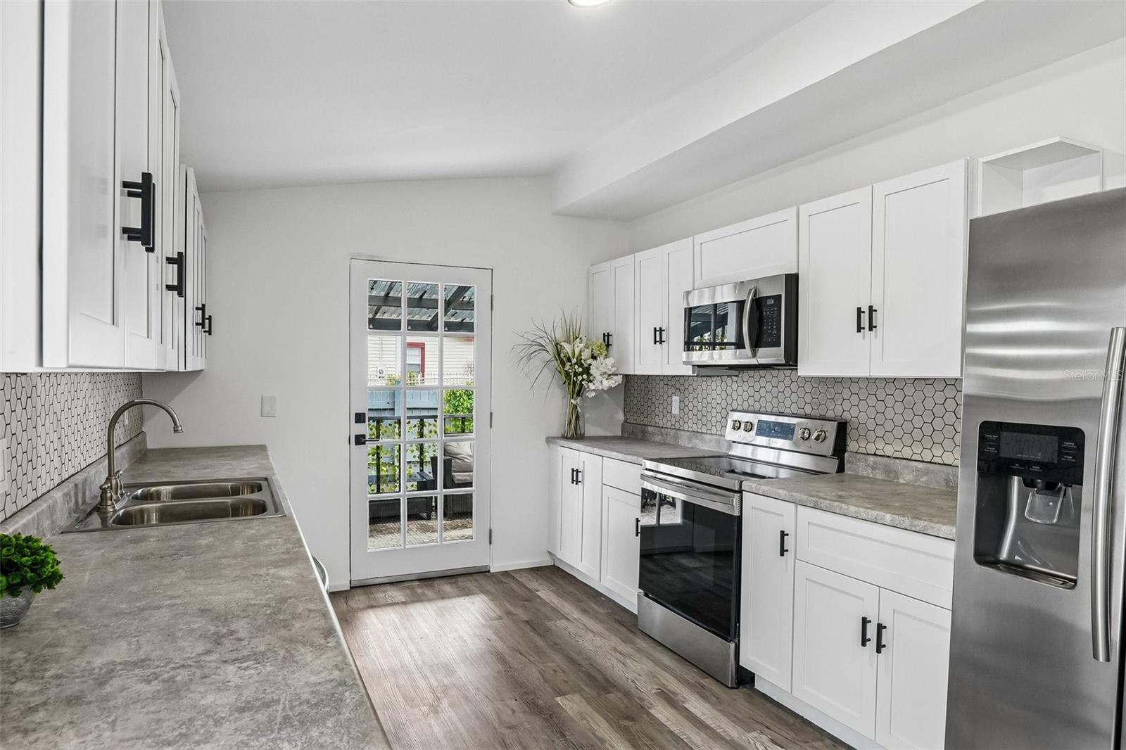 8514 N BRANCH AVE — photo 12