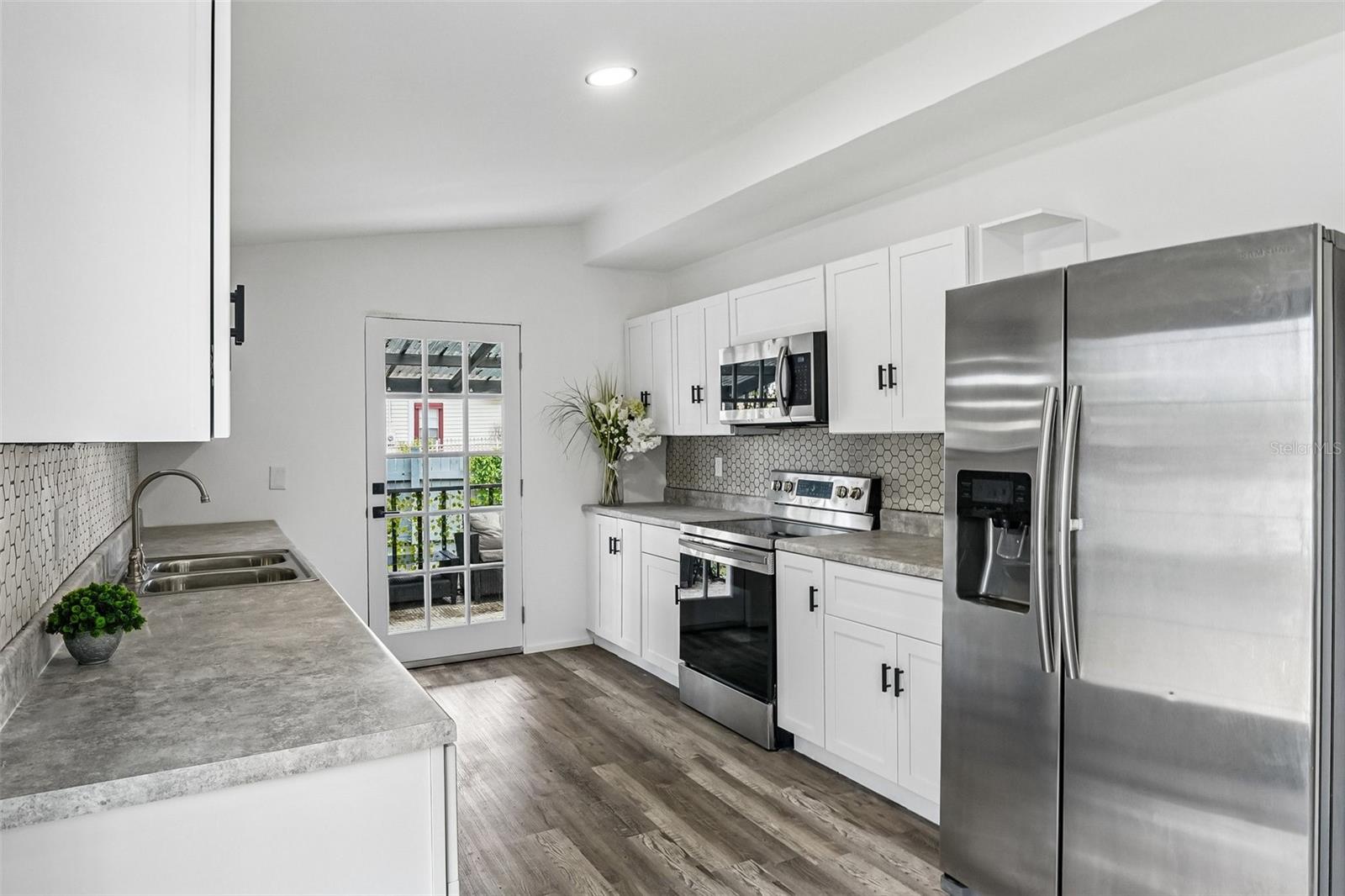 8514 N BRANCH AVE — photo 11