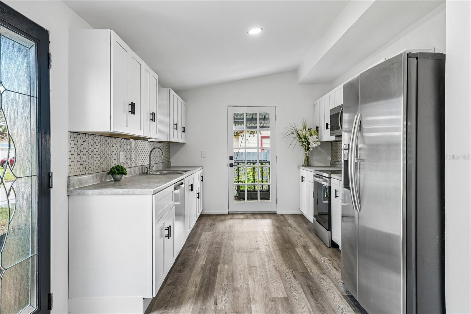 8514 N BRANCH AVE — photo 8