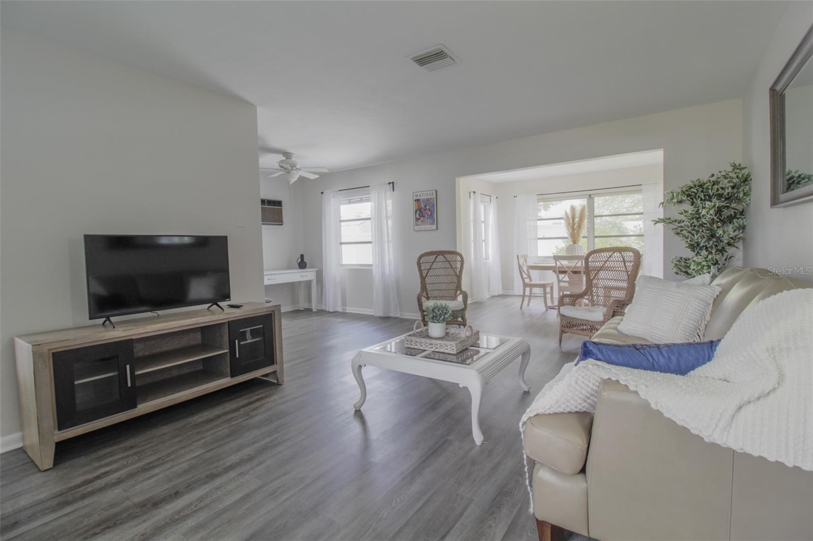 2338 NASH ST — photo 2