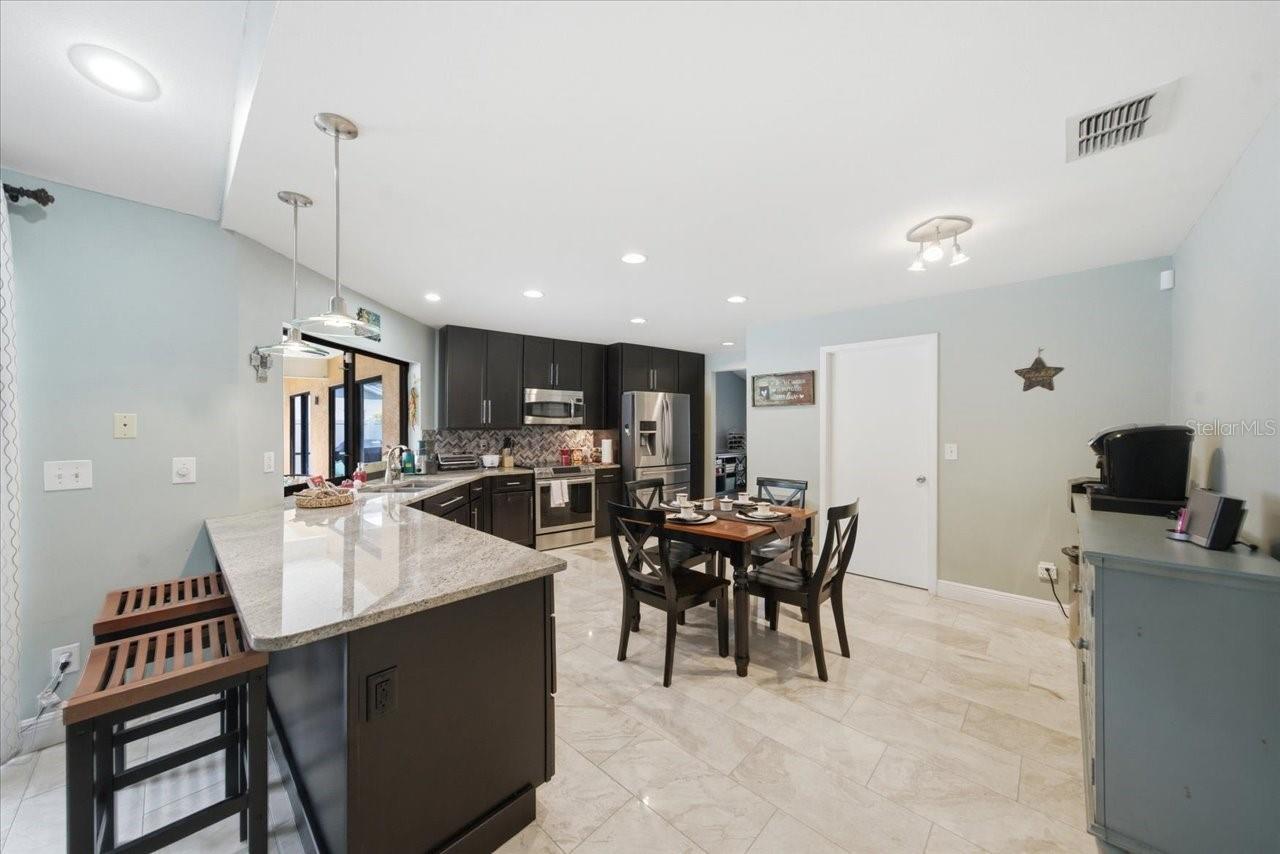 11803 SWEETPEA CT — photo 6