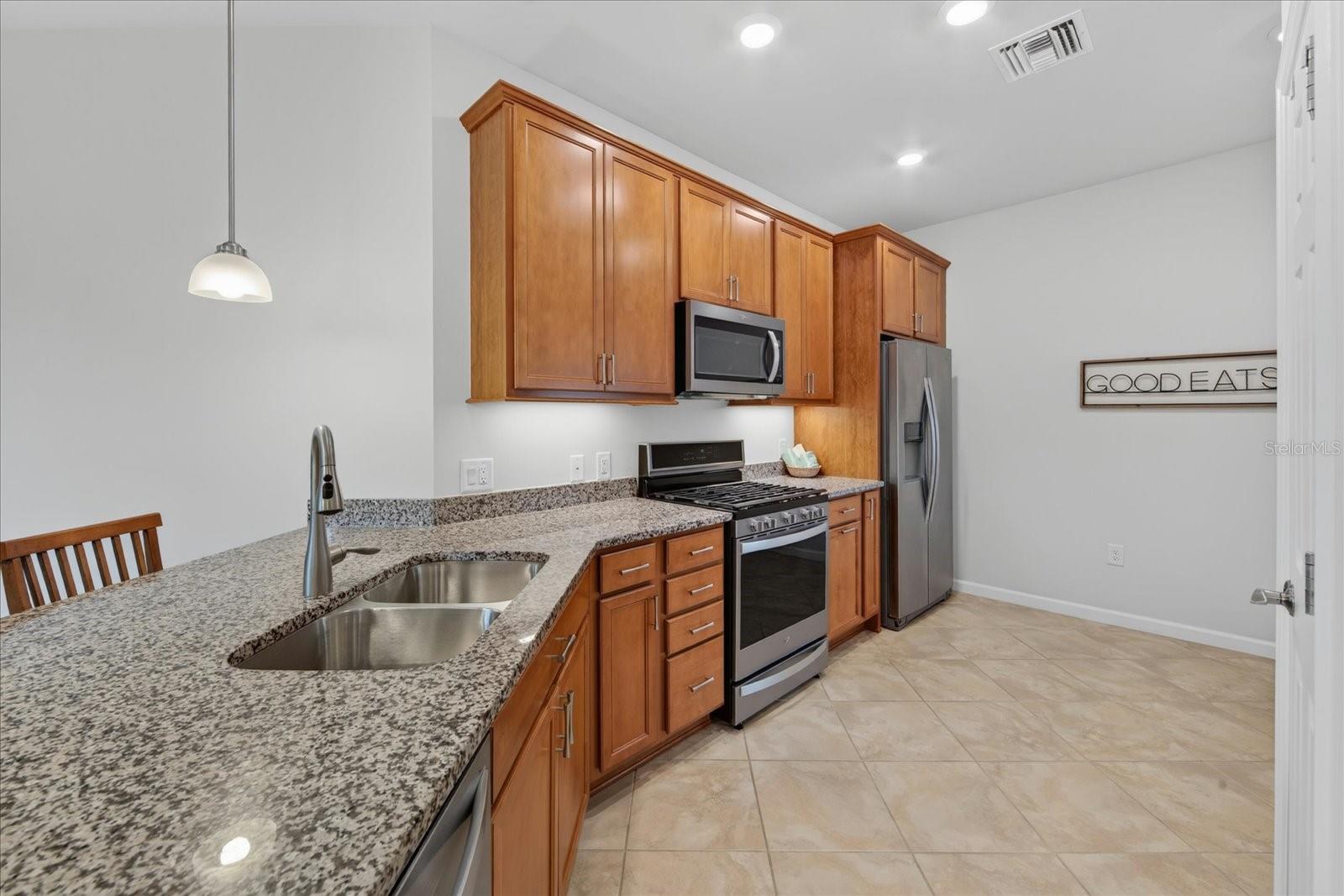 17658 CAMDEN DR — photo 12