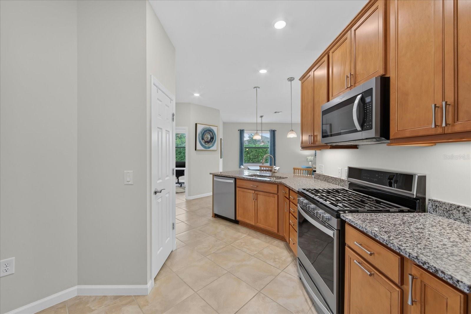 17658 CAMDEN DR — photo 13