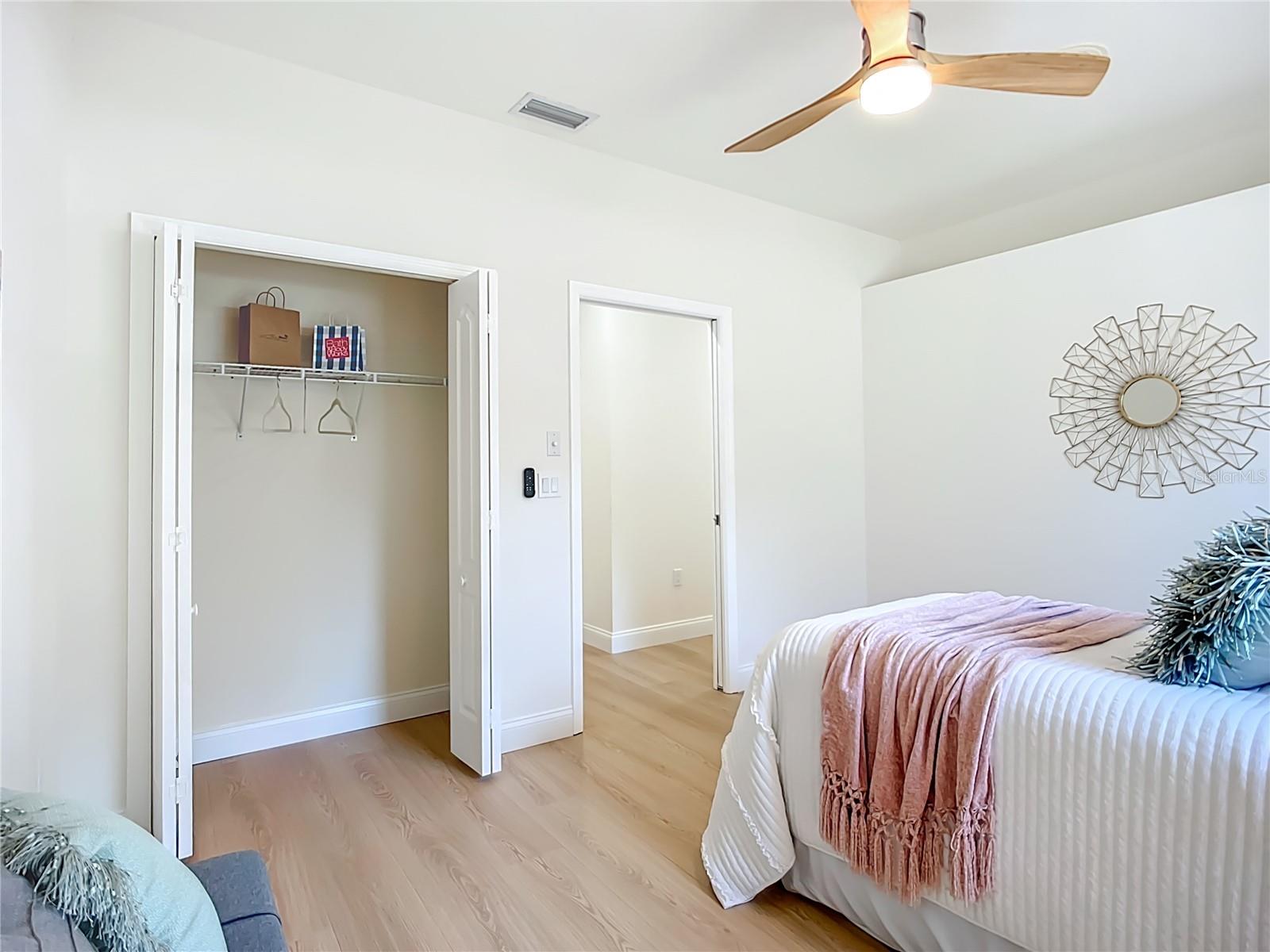 2960 SANDRINGHAM PL — photo 24