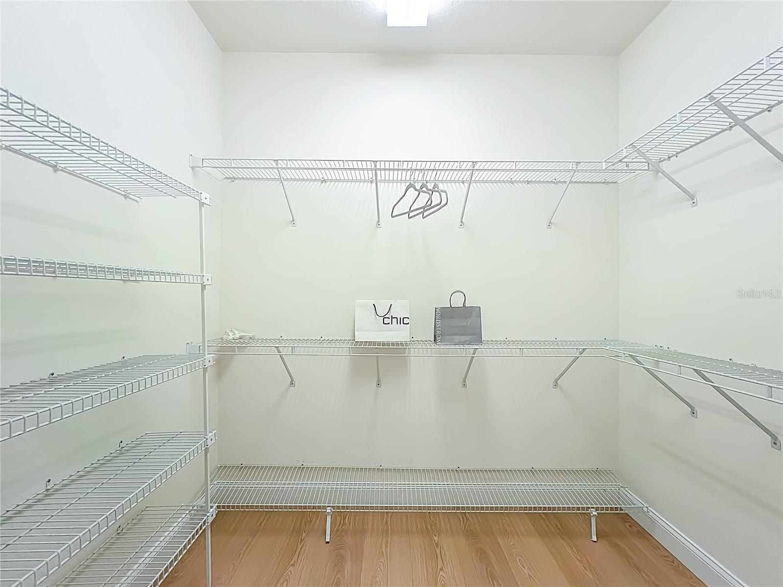 2960 SANDRINGHAM PL — photo 18