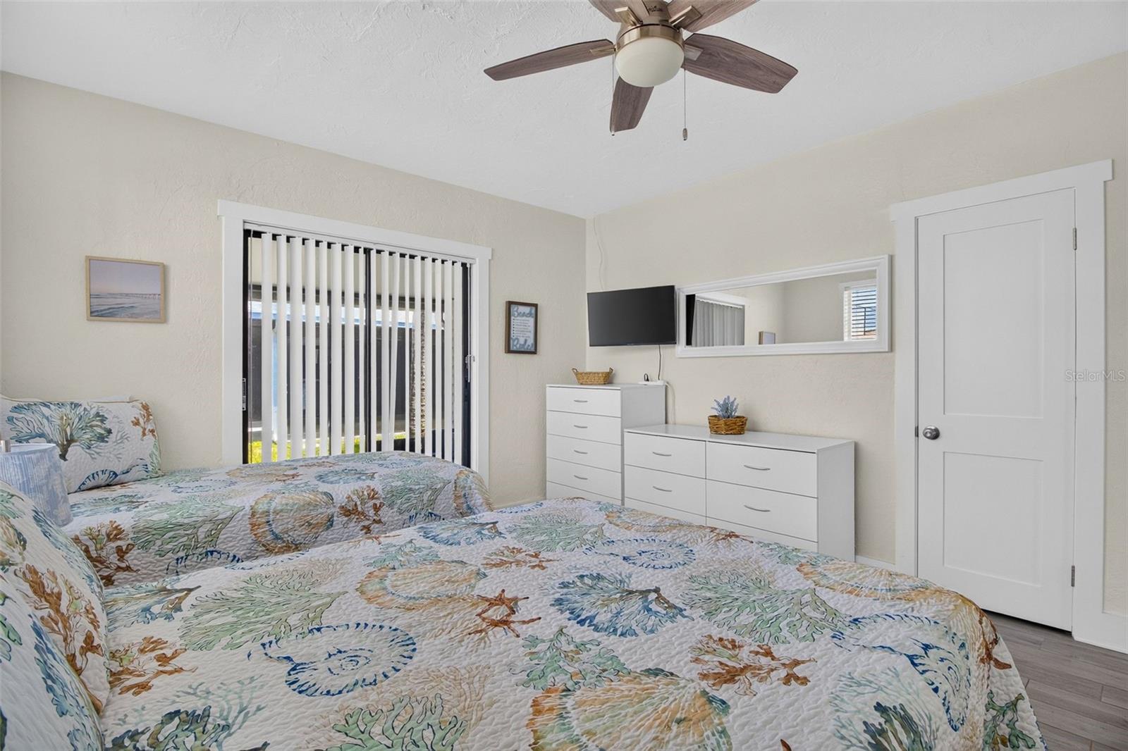 908 VILLAS DR #10 — photo 11