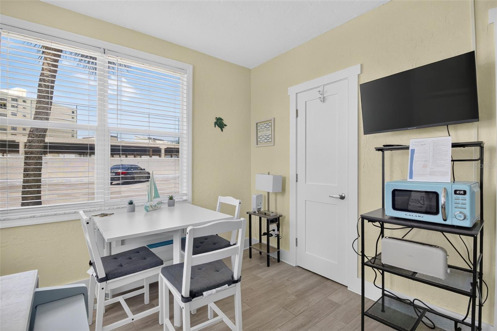 908 VILLAS DR #10 — photo 8