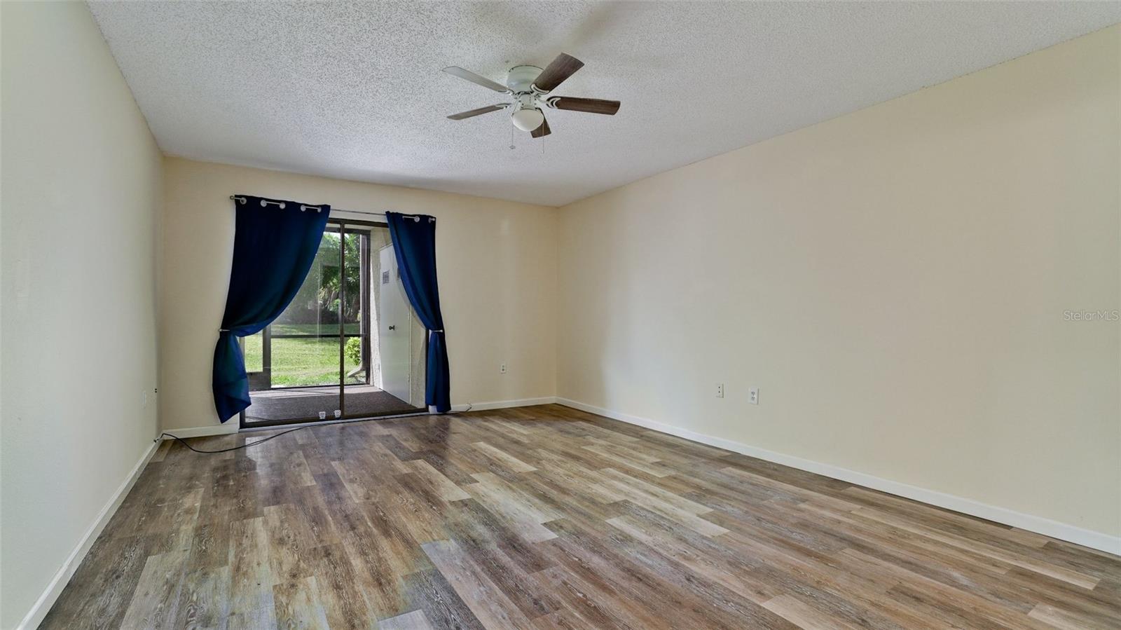 507 LAKESIDE DR #507 — photo 30