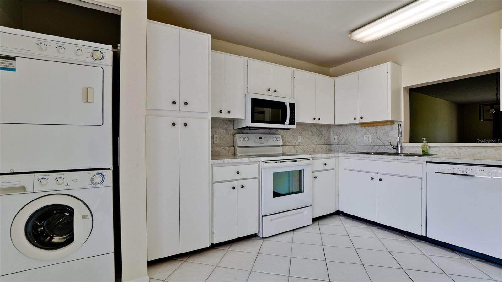 507 LAKESIDE DR #507 — photo 28