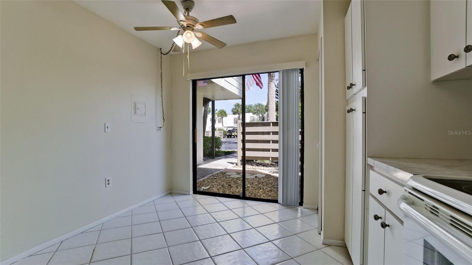 507 LAKESIDE DR #507 — photo 29