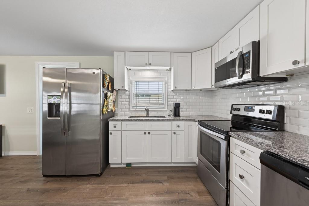 3527 TIKI DR — photo 17