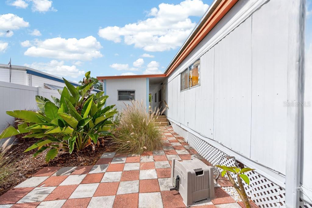 3527 TIKI DR — photo 36