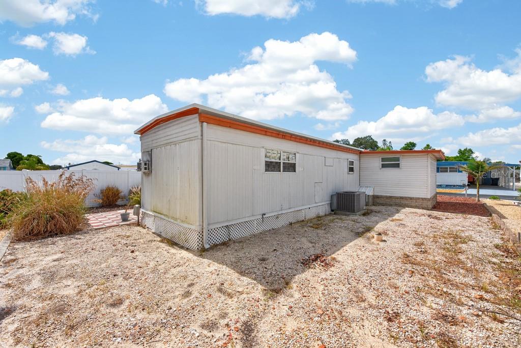 3527 TIKI DR — photo 37
