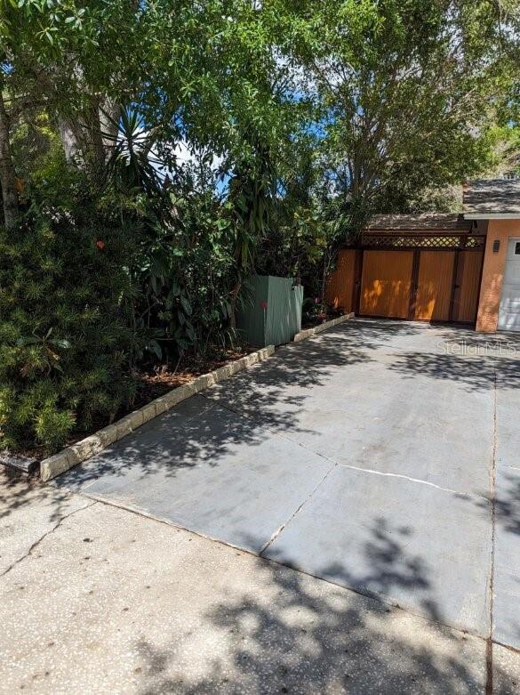 1602 AMBERLEA DR S — photo 11
