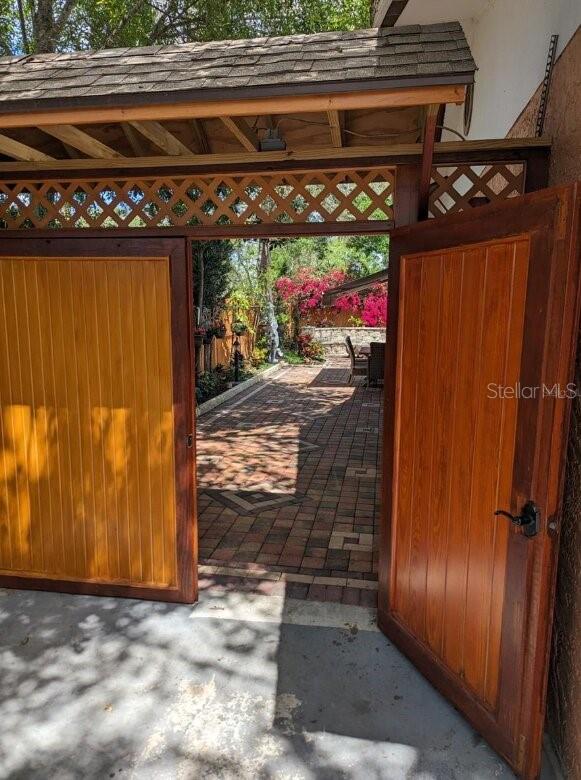 1602 AMBERLEA DR S — photo 2