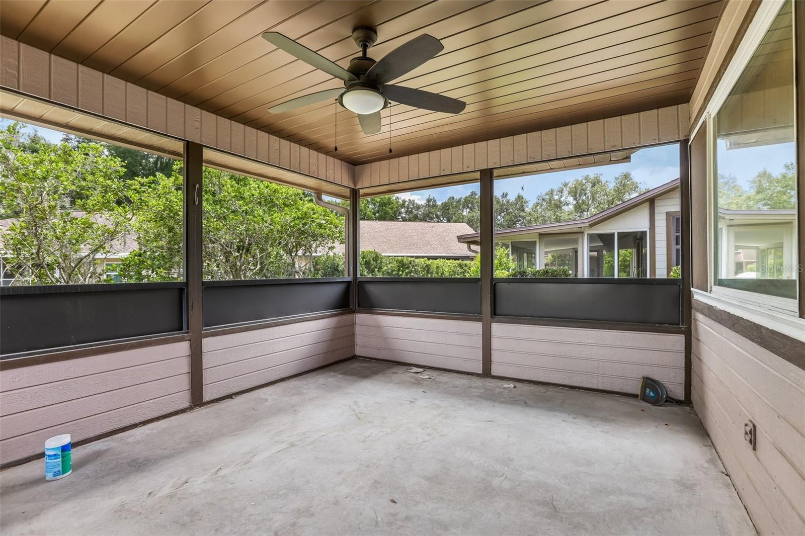 6540 FOXMOOR DR — photo 34