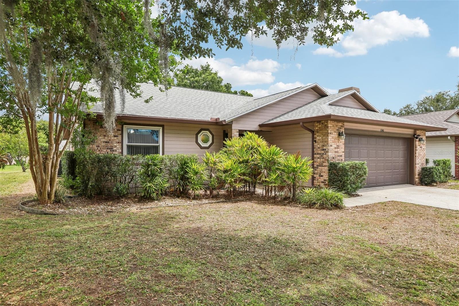 6540 FOXMOOR DR — photo 2