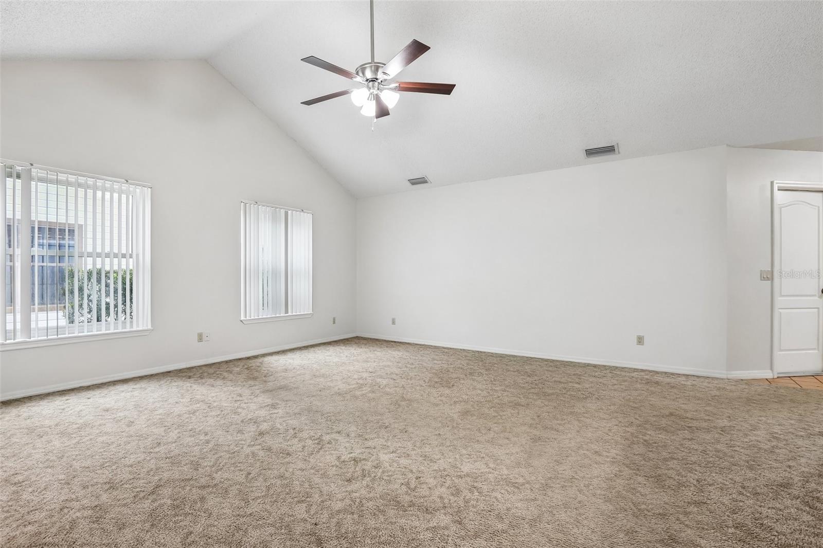6540 FOXMOOR DR — photo 10