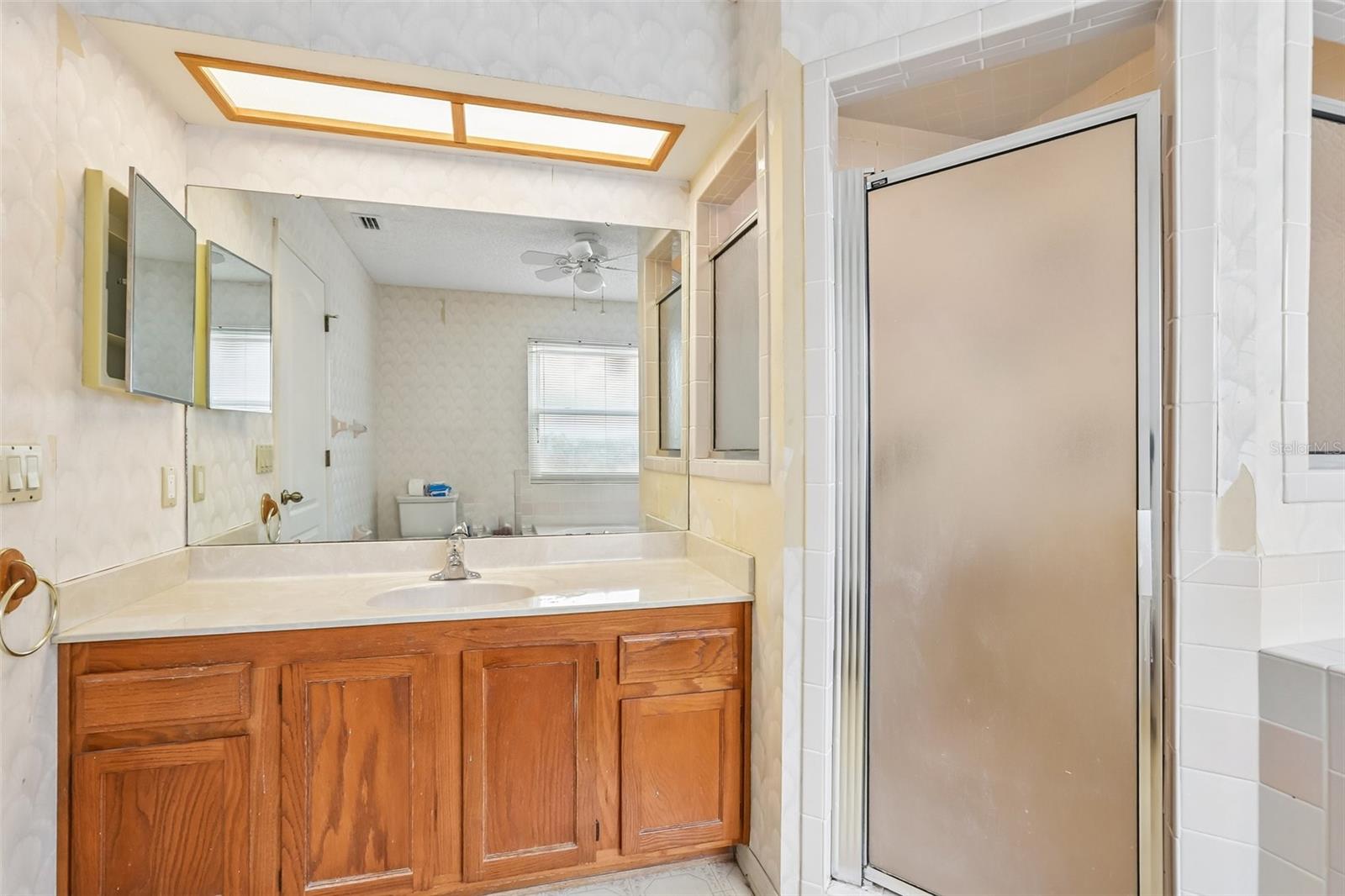 6540 FOXMOOR DR — photo 32