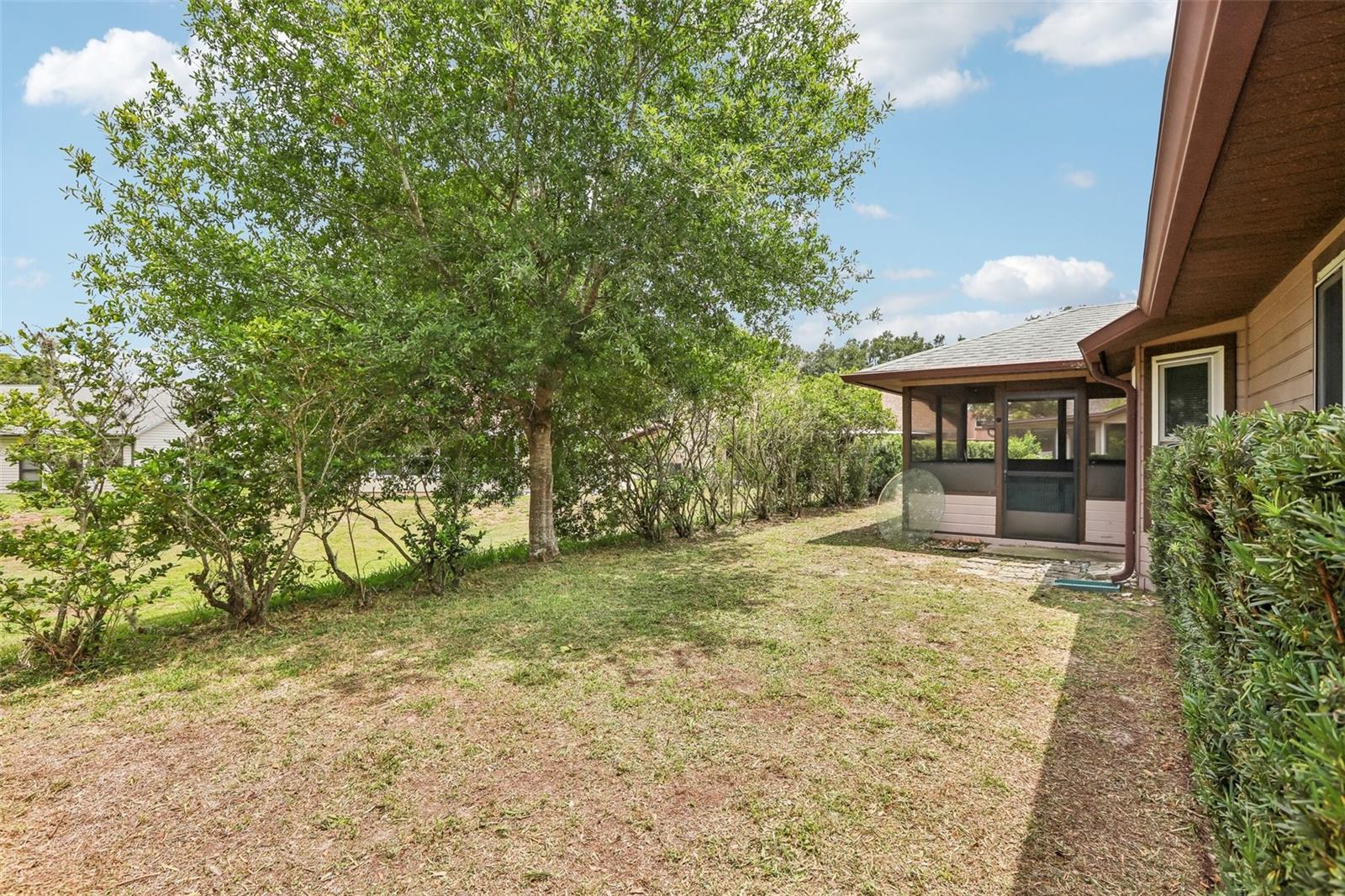 6540 FOXMOOR DR — photo 38