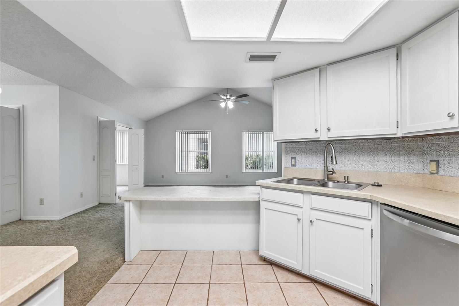 6540 FOXMOOR DR — photo 20