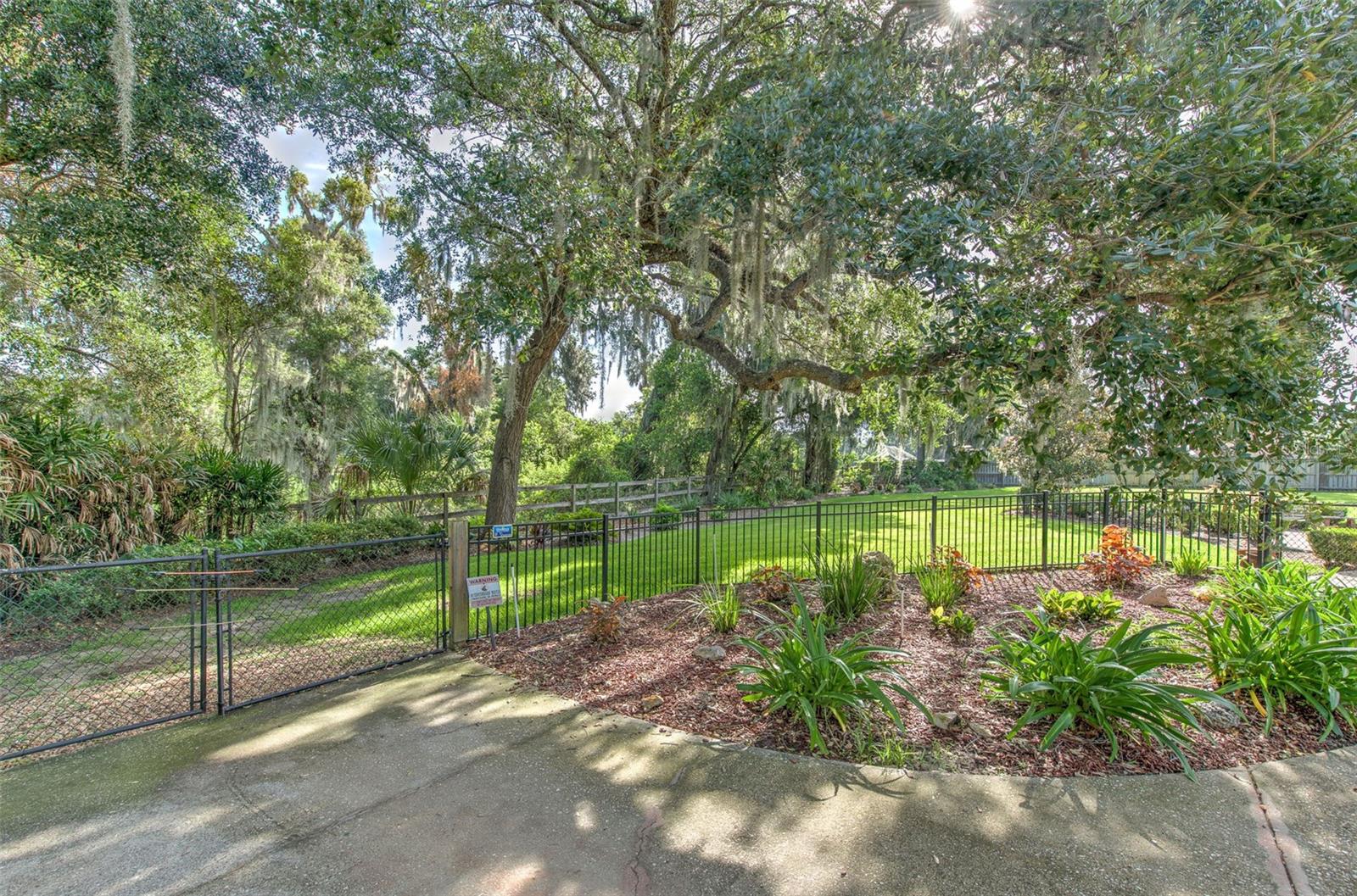 2102 WHITLOCK PL — photo 43