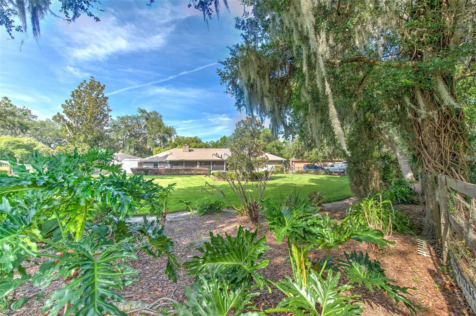 2102 WHITLOCK PL — photo 35